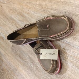 ❤️🟤NWT Women's Ariat Cruisers  leather Brown Bomber Loafers sz 6 B Med❤️🟤